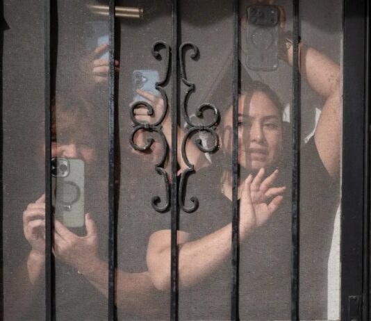 這些毀滅性的照片顯示了特朗普2025年大規模驅逐出境運動的混亂 – MTGamer