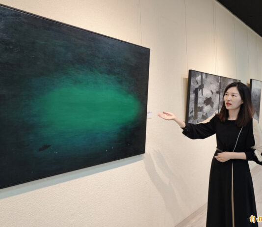 美女藝術家葉翠芳首辦個展 氤氳詩意觸動心靈 – 自由藝文網