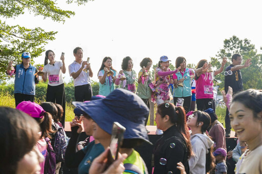 國際女孩日水水運動節跑出自信力量　新住民穿傳統服飾領跑超吸睛